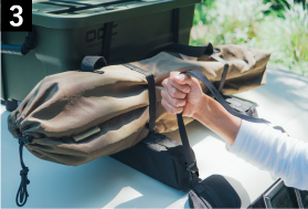 使用時は、軽く引っ張ります