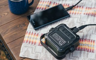 モバイルバッテリー機能を搭載